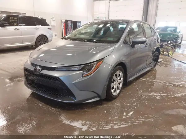 5YFBPMBE3NP320186 2022 TOYOTA COROLLA - Image 2