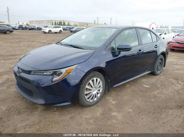 5YFBPMBE3NP330619 2022 TOYOTA COROLLA - Image 2