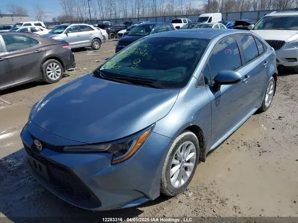 5YFBPMBE3NP353043 2022 TOYOTA COROLLA - Image 2