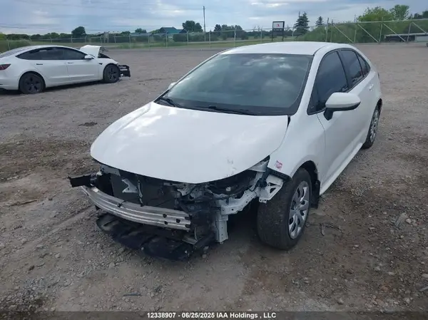 5YFBPMBE4MP239552 2021 TOYOTA COROLLA - Image 2