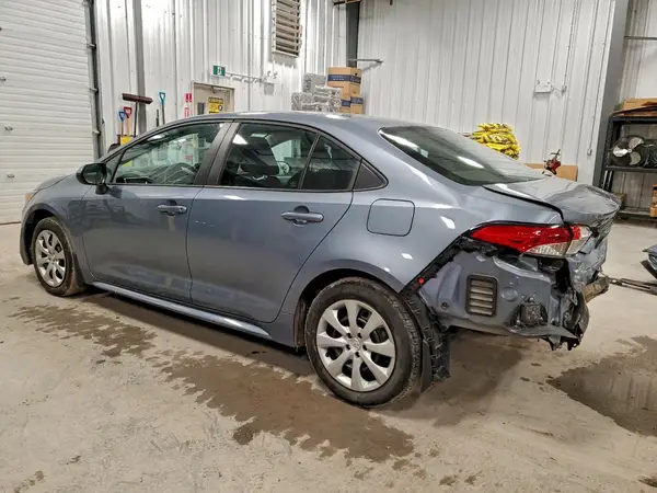5YFBPMBE4NP299994 2022 TOYOTA COROLLA - Image 2