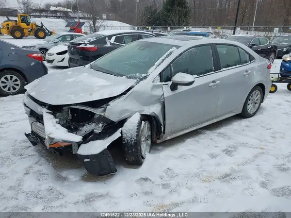 5YFBPMBE4NP380347 2022 TOYOTA COROLLA - Image 2