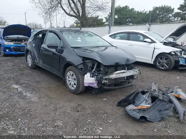 5YFBPMBE4NP386276 2022 TOYOTA COROLLA - Image 1
