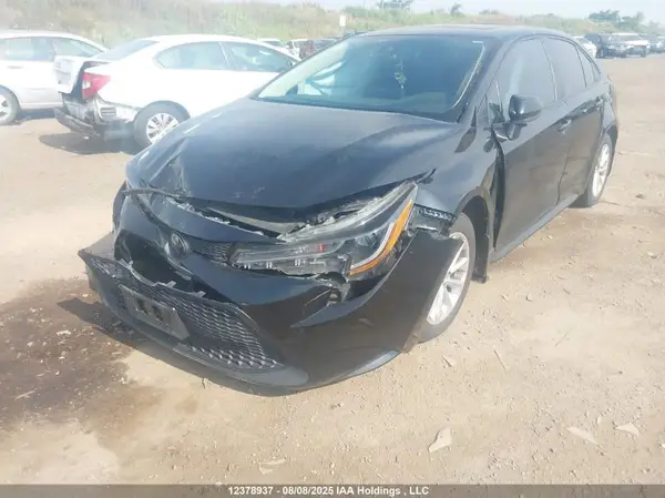 5YFBPMBE4NP386388 2022 TOYOTA COROLLA - Image 2