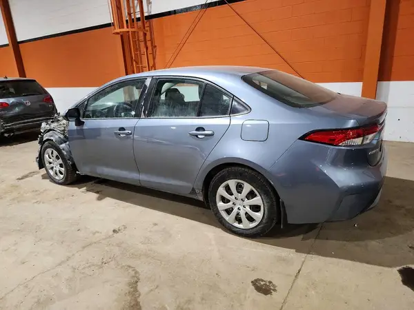 5YFBPMBE5NP279060 2022 TOYOTA COROLLA - Image 2
