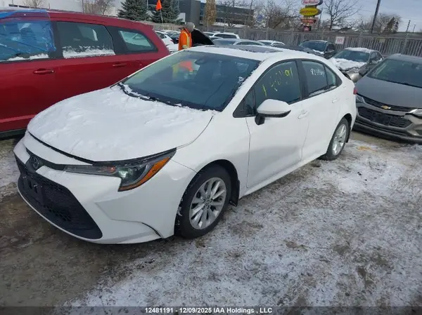 5YFBPMBE5NP306600 2022 TOYOTA COROLLA - Image 2