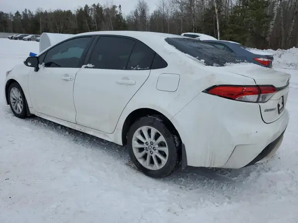 5YFBPMBE5NP340469 2022 TOYOTA COROLLA - Image 2