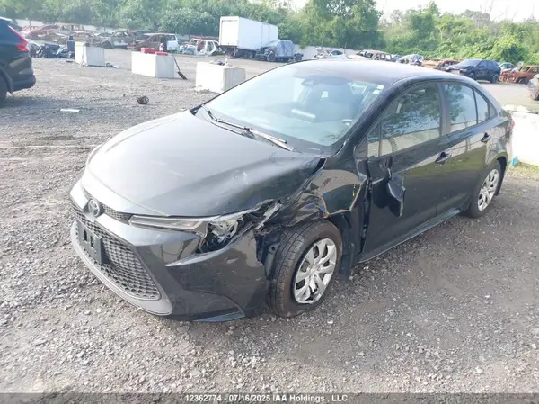 5YFBPMBE5NP355277 2022 TOYOTA COROLLA - Image 2