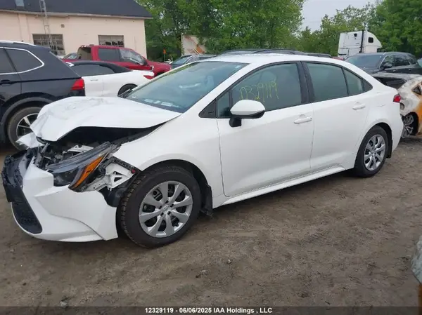 5YFBPMBE6MP217343 2021 TOYOTA COROLLA - Image 2