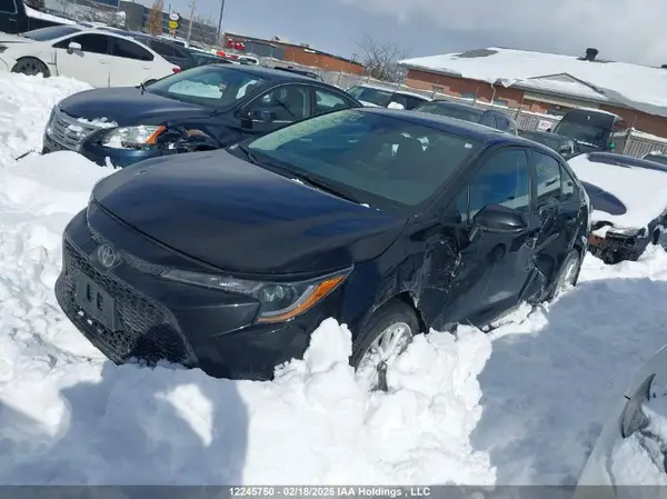 5YFBPMBE6NP293470 2022 TOYOTA COROLLA - Image 2