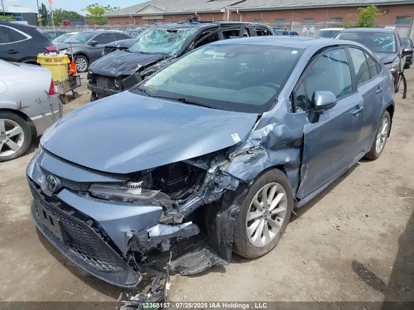 5YFBPMBE6NP316701 2022 TOYOTA COROLLA - Image 2