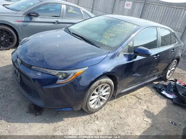 5YFBPMBE6NP329366 2022 TOYOTA COROLLA - Image 2