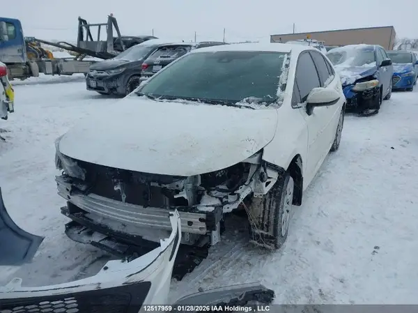 5YFBPMBE6NP362738 2022 TOYOTA COROLLA - Image 2