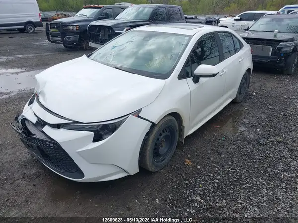 5YFBPMBE6NP389146 2022 TOYOTA COROLLA - Image 2