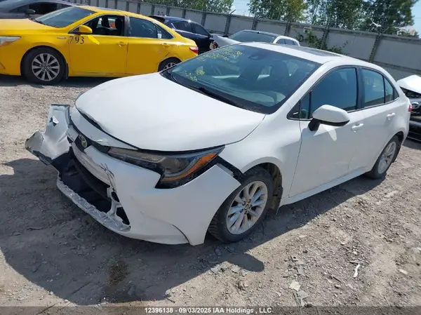 5YFBPMBE7MP252750 2021 TOYOTA COROLLA - Image 2