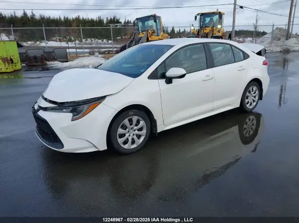 5YFBPMBE7MP261612 2021 TOYOTA COROLLA - Image 2