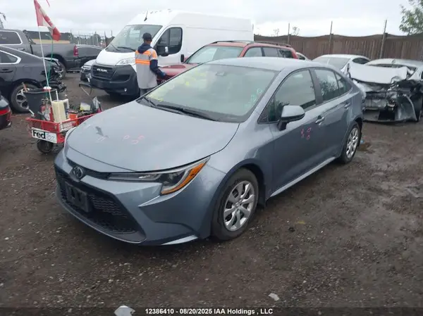 5YFBPMBE7NP277696 2022 TOYOTA COROLLA - Image 2