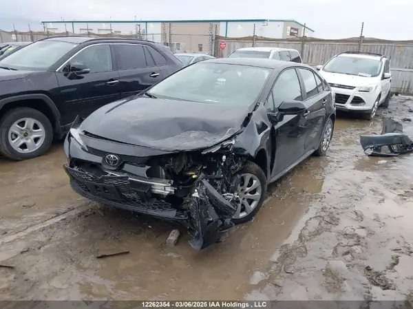 5YFBPMBE7NP317761 2022 TOYOTA COROLLA - Image 2
