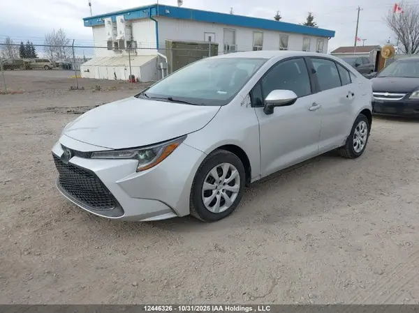 5YFBPMBE7NP336004 2022 TOYOTA COROLLA - Image 2