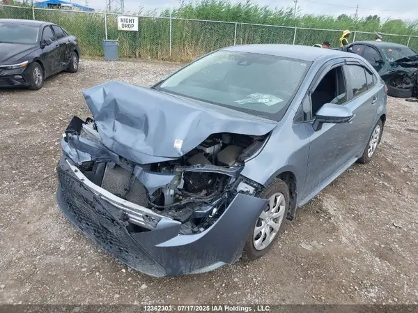 5YFBPMBE7NP355233 2022 TOYOTA COROLLA - Image 2