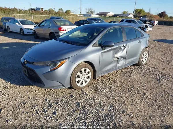 5YFBPMBE8MP217277 2021 TOYOTA COROLLA - Image 2