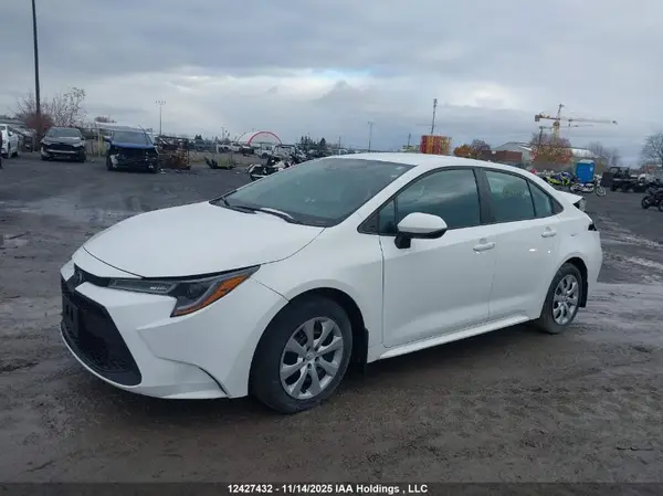 5YFBPMBE8MP237271 2021 TOYOTA COROLLA - Image 2