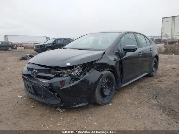 5YFBPMBE8MP244365 2021 TOYOTA COROLLA - Image 2