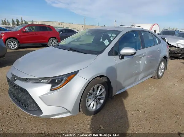 5YFBPMBE8MP246472 2021 TOYOTA COROLLA - Image 2