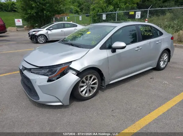 5YFBPMBE8NP281434 2022 TOYOTA COROLLA - Image 2