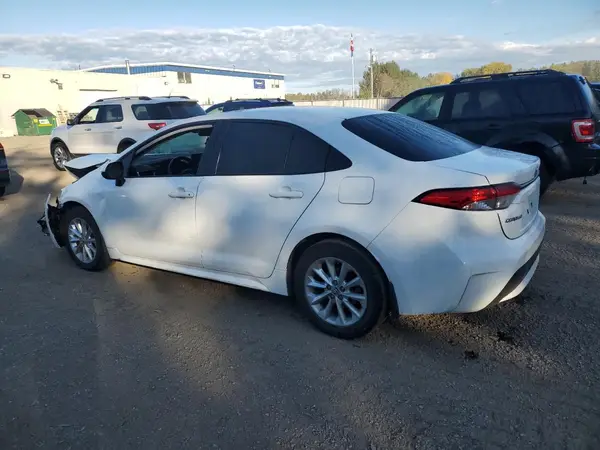 5YFBPMBE8NP300922 2022 TOYOTA COROLLA - Image 2