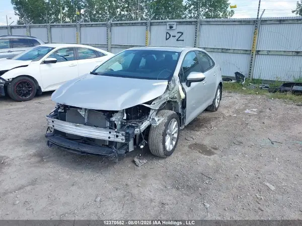 5YFBPMBE8NP306025 2022 TOYOTA COROLLA - Image 2