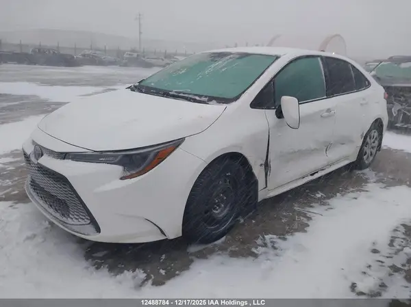 5YFBPMBE8NP309975 2022 TOYOTA COROLLA - Image 2