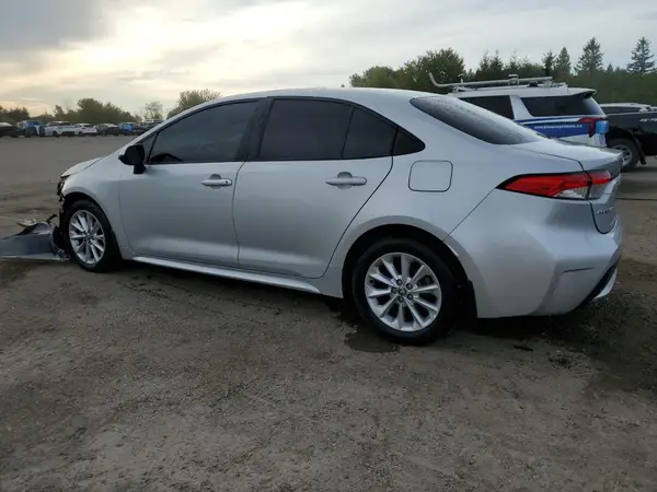 5YFBPMBE8NP338988 2022 TOYOTA COROLLA - Image 2
