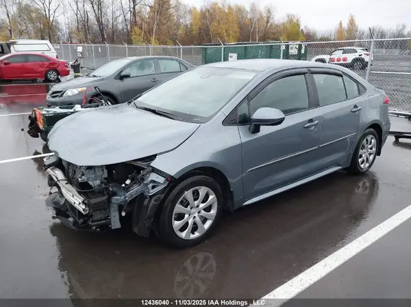 5YFBPMBE8NP351501 2022 TOYOTA COROLLA - Image 2
