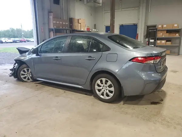 5YFBPMBE8NP355645 2022 TOYOTA COROLLA - Image 2