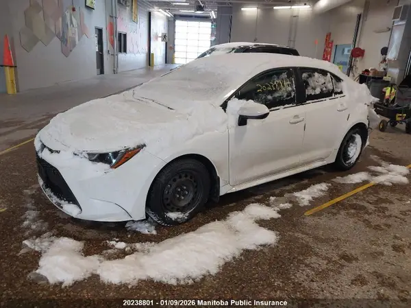 5YFBPMBE8NP384109 2022 TOYOTA COROLLA - Image 2