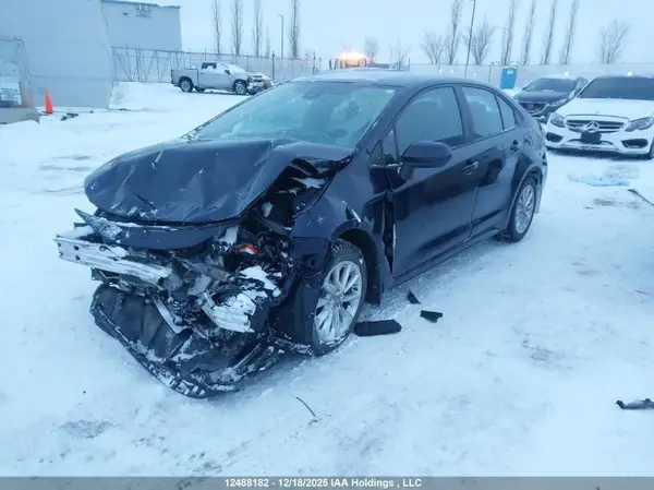 5YFBPMBE9MP204814 2021 TOYOTA COROLLA - Image 2
