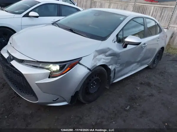 5YFBPMBE9MP222844 2021 TOYOTA COROLLA - Image 2