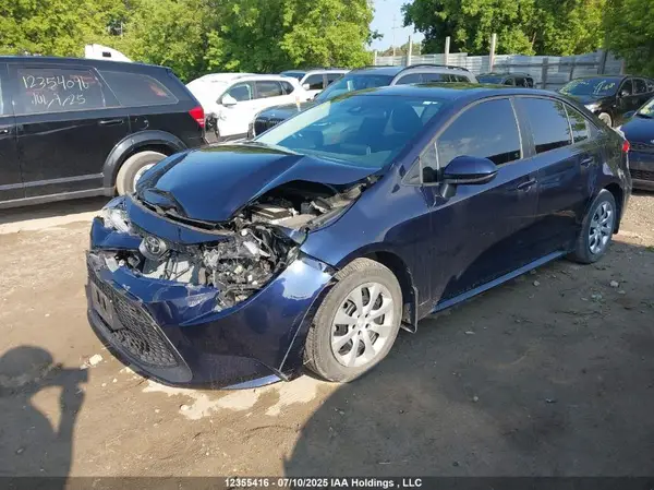 5YFBPMBE9MP258680 2021 TOYOTA COROLLA - Image 2