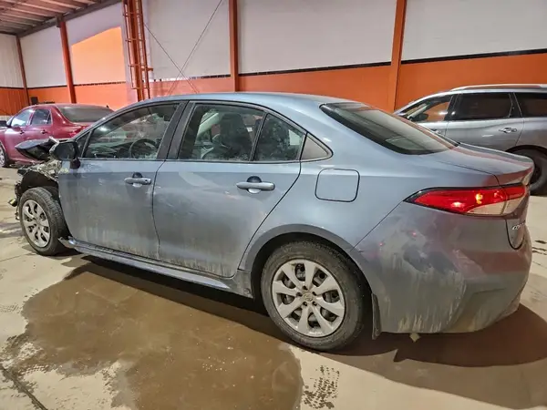 5YFBPMBE9NP277022 2022 TOYOTA COROLLA - Image 2