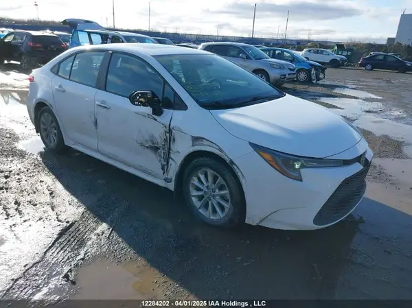 5YFBPMBE9NP284312 2022 TOYOTA COROLLA - Image 1