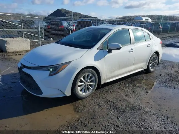 5YFBPMBE9NP284312 2022 TOYOTA COROLLA - Image 2