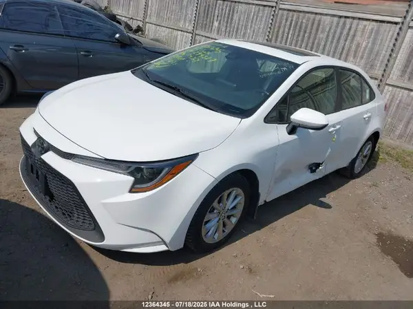 5YFBPMBE9NP299327 2022 TOYOTA COROLLA - Image 2