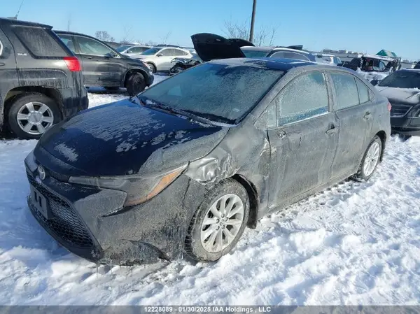 5YFBPMBE9NP321682 2022 TOYOTA COROLLA - Image 2