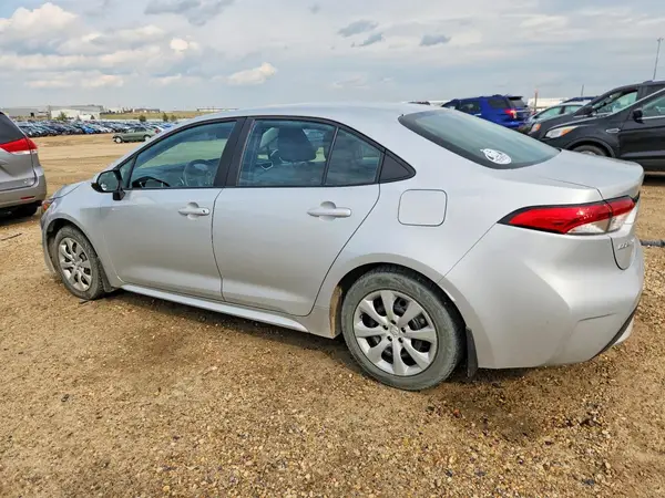 5YFBPMBE9NP328681 2022 TOYOTA COROLLA - Image 2