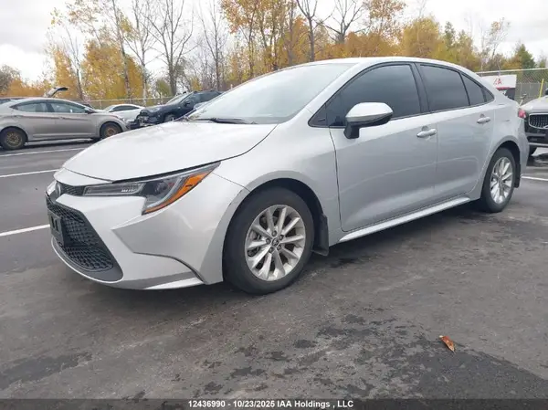 5YFBPMBE9NP338286 2022 TOYOTA COROLLA - Image 2