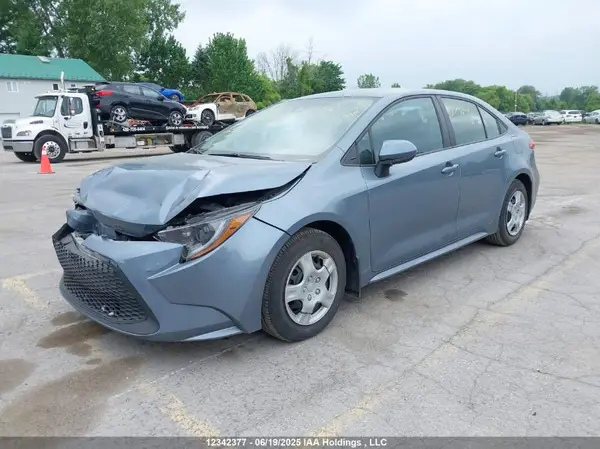 5YFBPMBE9NP352351 2022 TOYOTA COROLLA - Image 2