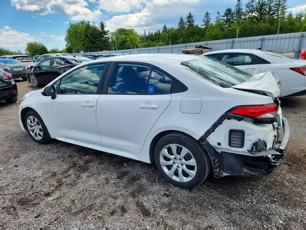5YFBPMBE9NP384409 2022 TOYOTA COROLLA - Image 2