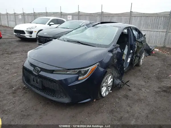 5YFBPMBEXNP278681 2022 TOYOTA COROLLA - Image 2