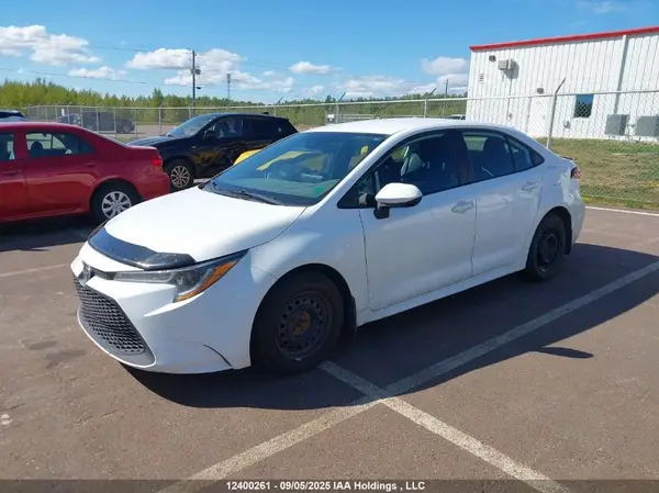 5YFBPMBEXNP299319 2022 TOYOTA COROLLA - Image 2
